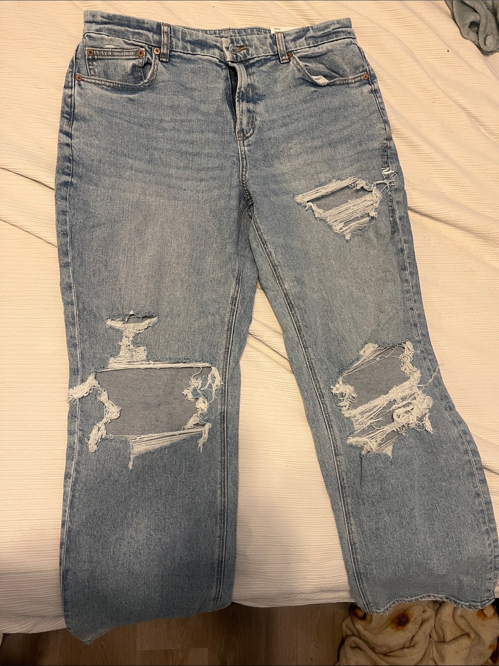 Old Navy Light Blue Distressed Straight-Leg Jeans